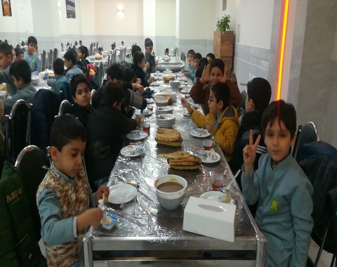 دانش آموزان صبحانه مهمان امام رئوف دعوت شدند